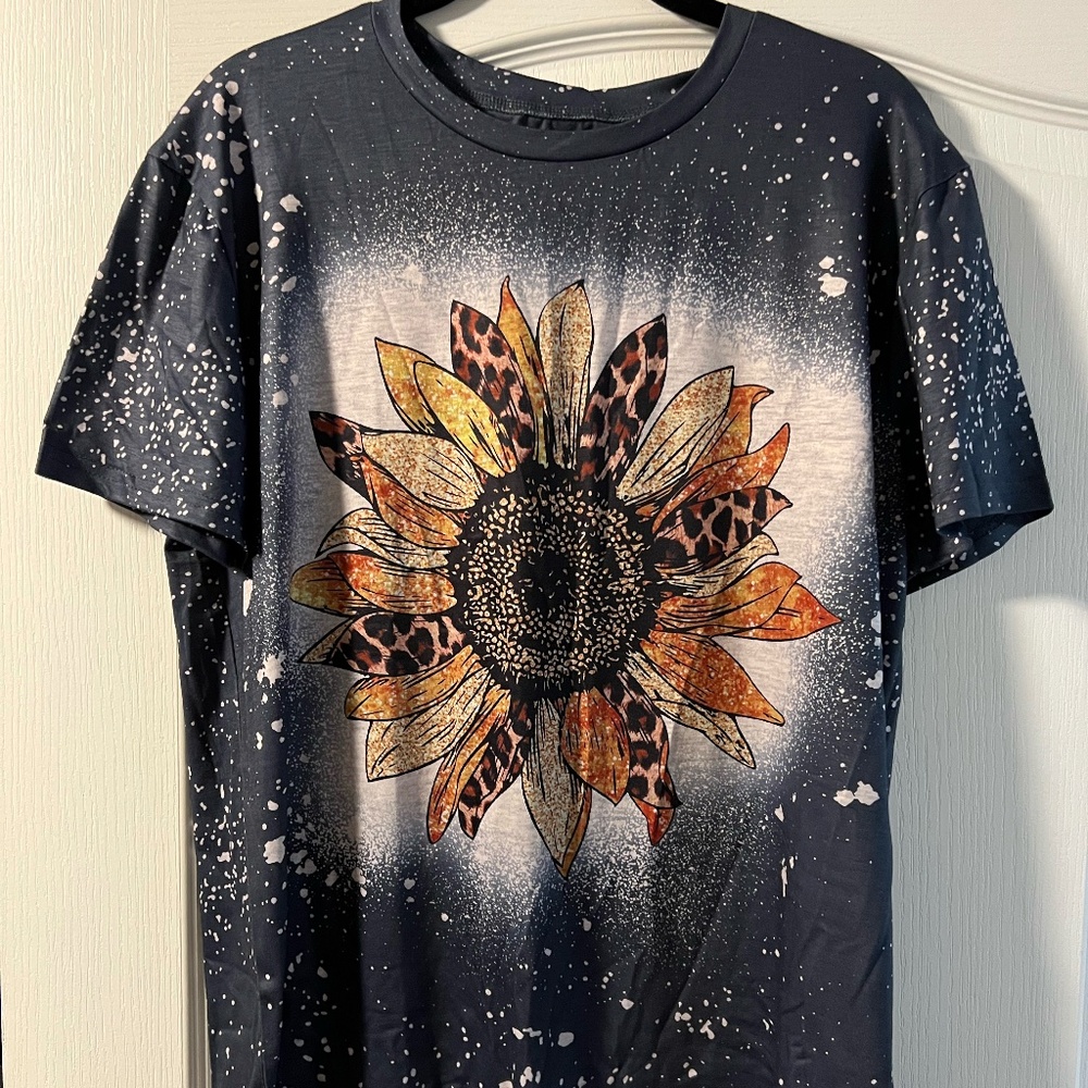 Sunflower splatter shirt - black/grey